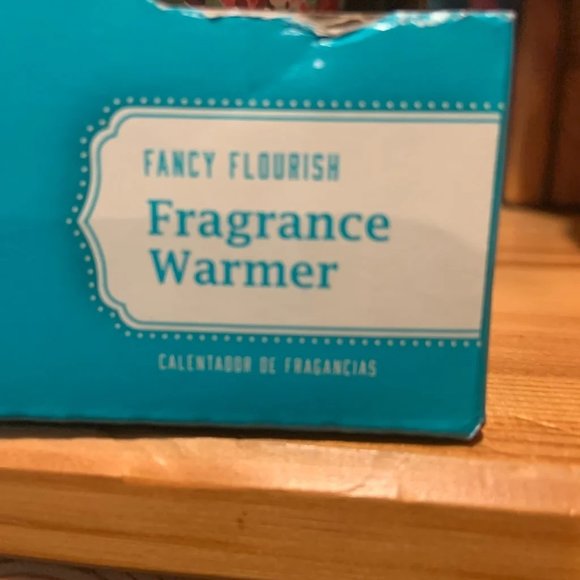 Pioneer Woman - Picture 2 of 2